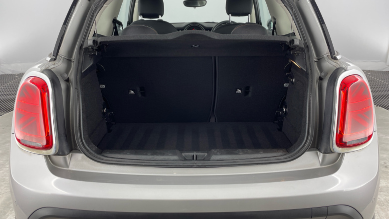 MINI Hatchback 1.5 Cooper Classic 3dr Auto [Comfort Pack] Petrol Hatchback